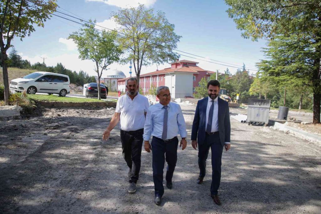 Başkan Işık: “100. Yıla Yakışan Bi̇r Park Olacak”