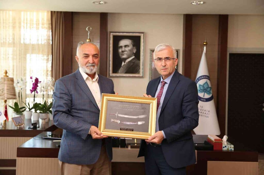 Başkan Kepezden Rektör Çolaka Hayırlı Olsun Zi̇yareti̇