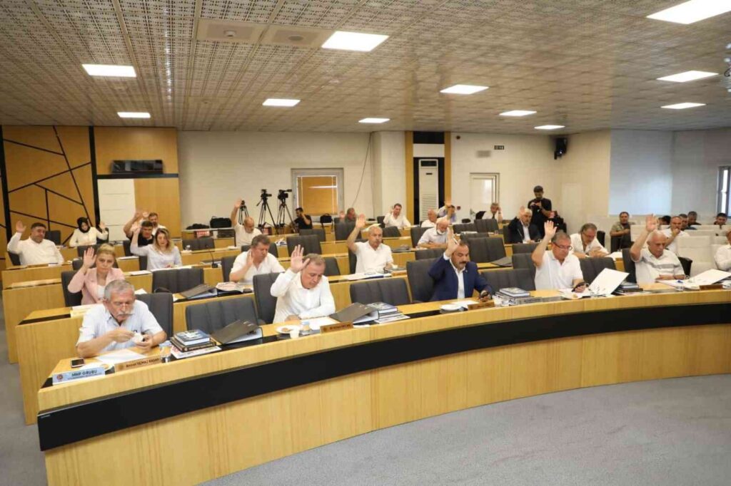 Başkan Zeybekten ‘Yüzde 75Li̇k Zamla İlgi̇li̇ Tuhaf Açıklama: