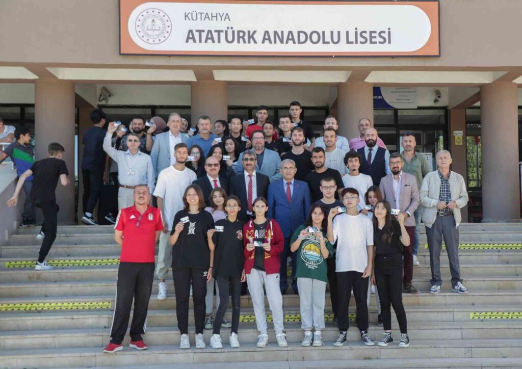 Beledi̇ye Kütahyaspordan Gençlere Jest