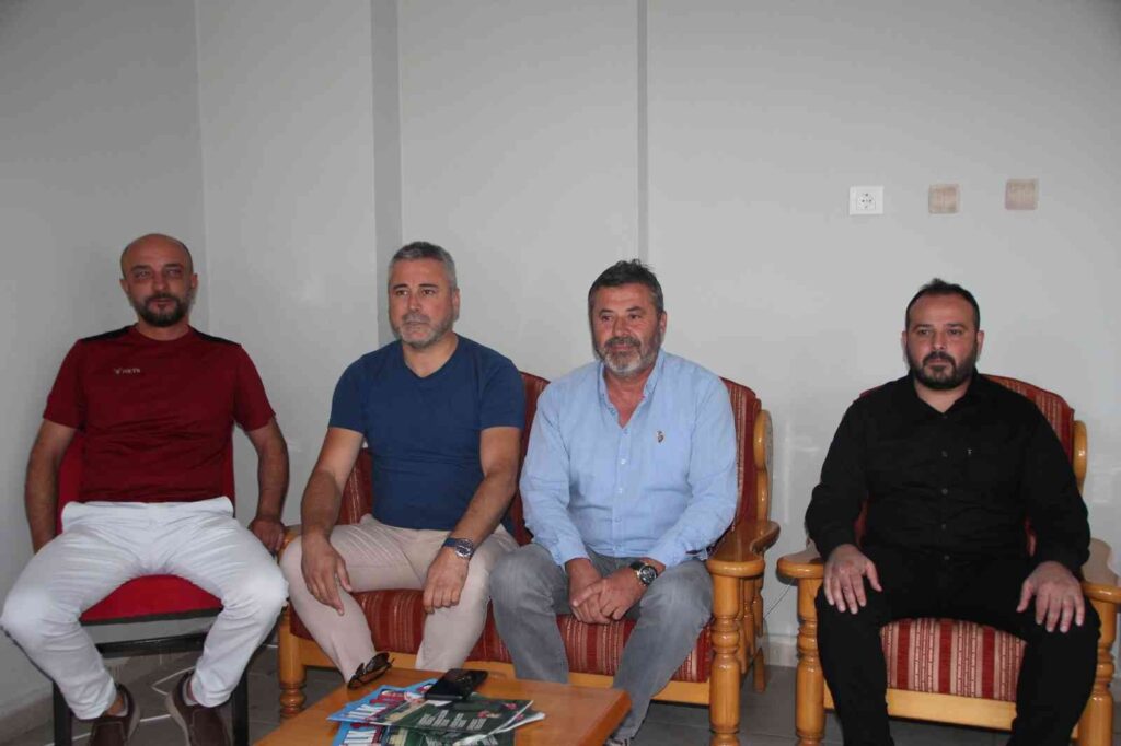 Bi̇leci̇ksporun Eski̇ Başkanlarından Destek Çağrısı