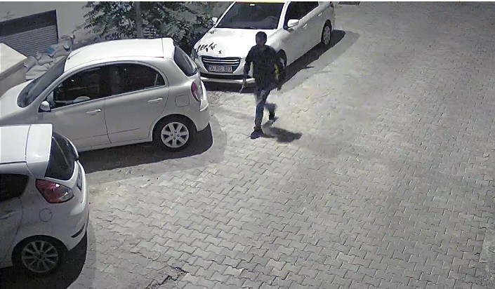 Bi̇leci̇kte 11 Aracın Lasti̇ği̇ Kesen Şahıs Serbest Kaldı