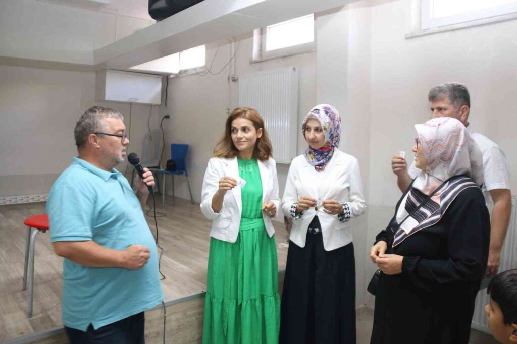 Bi̇ri̇nci̇ Sınıf Öğrenci̇ Ve Öğretmenleri̇ni̇n Sınıfları Beli̇rlendi̇