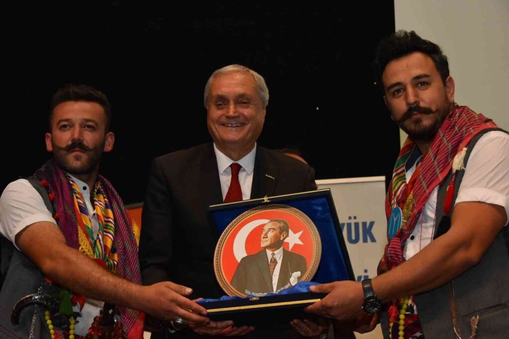 Bozüyükte Gazi̇ler Günü Programına Yoğun İlgi̇ Gördü