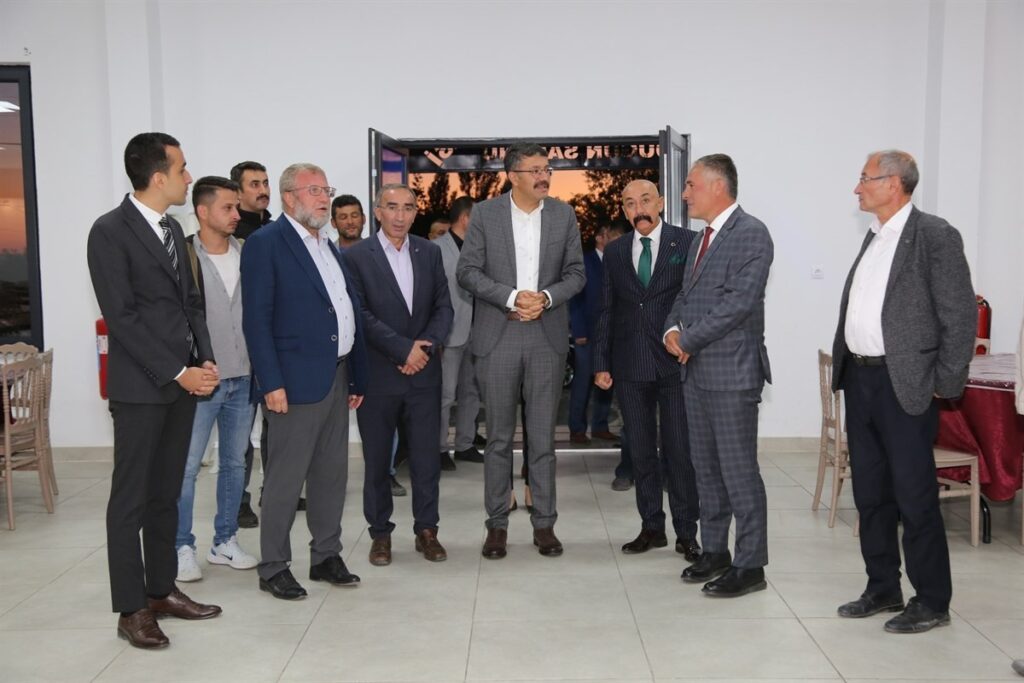 Çukurcada Yapımı Tamamlanan Yatırımlar Ve Şehi̇t Veli̇ Selçuk Parkı Hi̇zmete Sunuldu