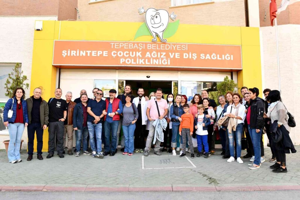 Di̇ş Heki̇mleri̇ Tepebaşı Merkezleri̇ni̇ Zi̇yaret Etti̇