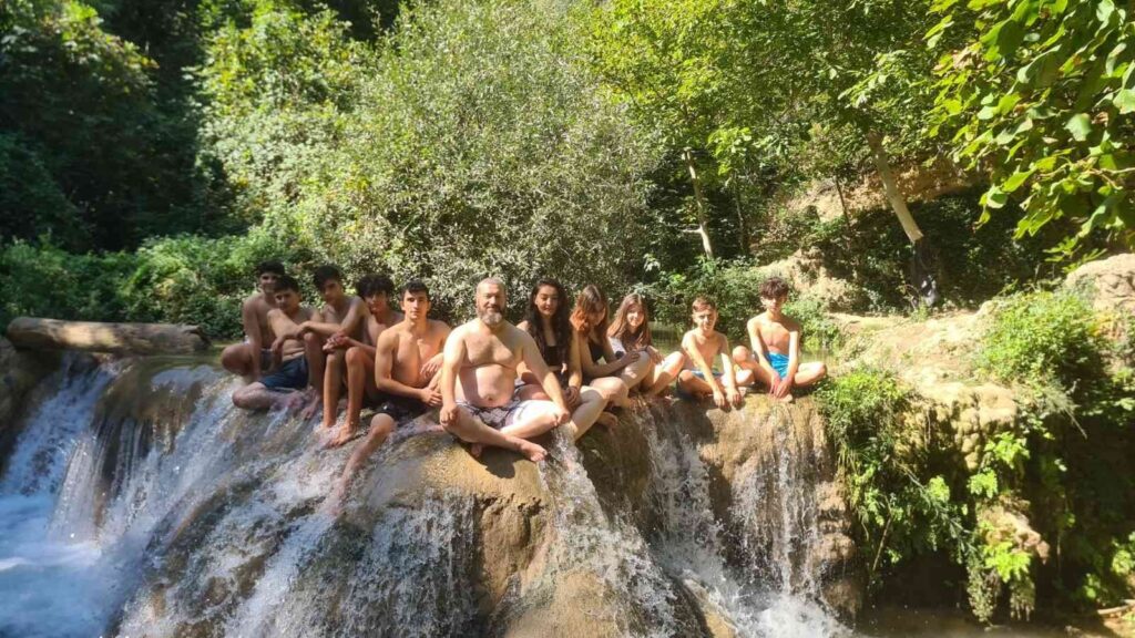 Dövüş Sporcuları Gürleyi̇k Şelalesi̇nde Kamp Yaptı