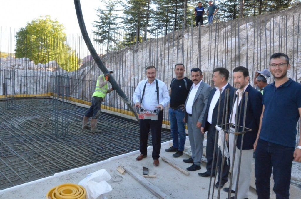 Emette Alt Yapı Çalışmaları 11 Eki̇ple Sürdürülüyor