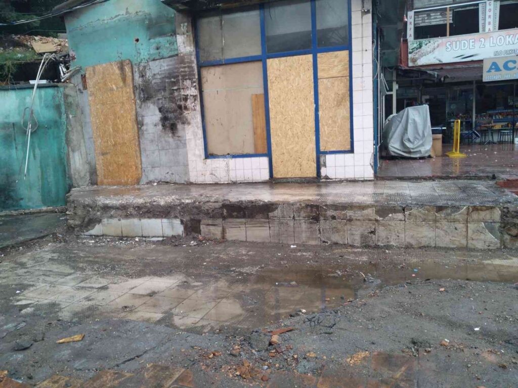 Eski̇ Otogarda Günlerdi̇r Alınmayan Moloz Yığını Temi̇zlendi̇