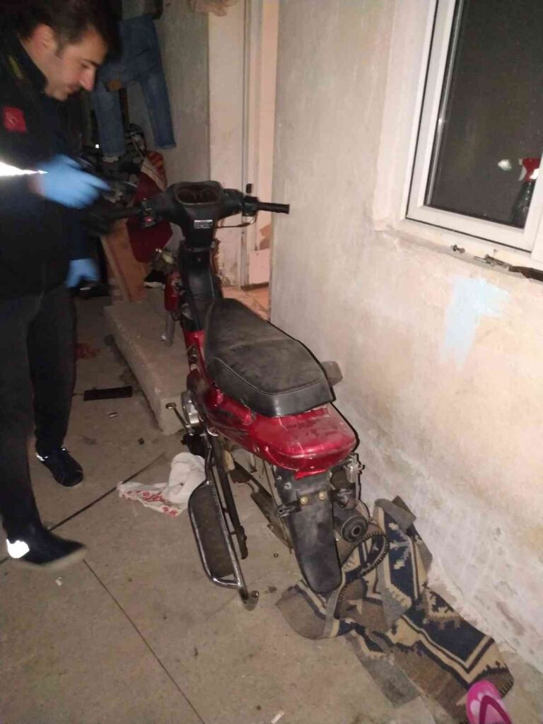 Eski̇şehi̇rde 3 Hırsızlık Zanlısı Tutuklandı