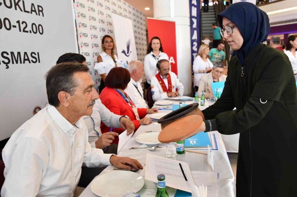 Eski̇şehi̇rde Yöresel Lezzetleri̇n Keyi̇fli̇ Rekabeti̇