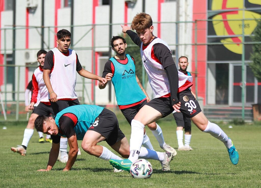 Eski̇şehi̇rspor, Hacettepe 1945 Sk Maçına Hazırlanıyor