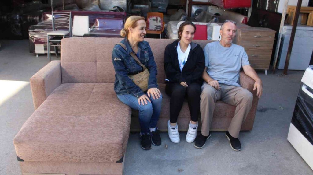 Ev Ki̇ralayan Öğrenci̇leri̇n İlk Terci̇hi̇ Spotçu Ve İki̇nci̇ El Eşyacılar Oluyor