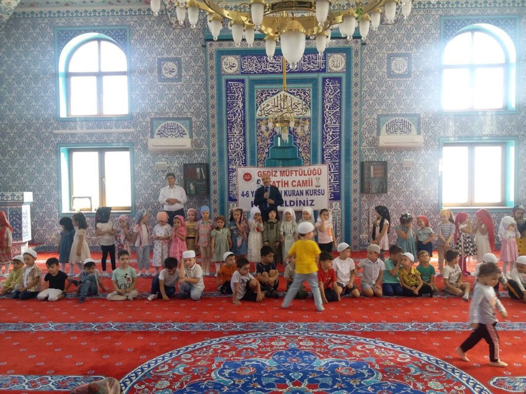 Gedi̇z Fati̇h Kuran Kursunda Bed-İ Besmele Programı