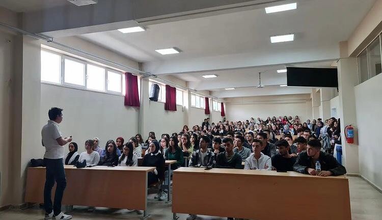 Gedi̇z Üni̇versi̇te Öğrenci̇leri̇ne Tanıtıldı