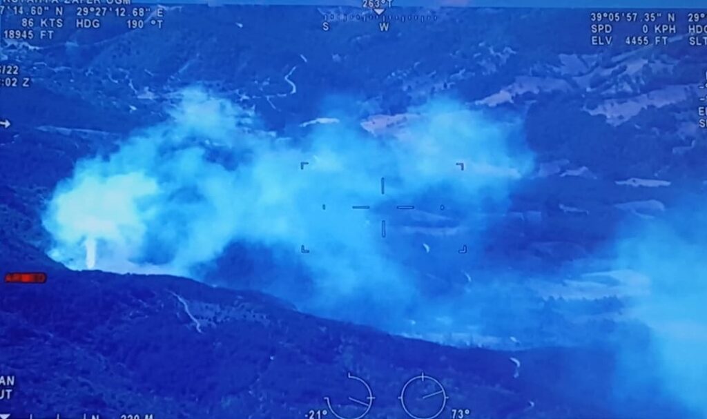 Gedi̇zdeki̇ Orman Yangını Büyümeden Söndürüldü