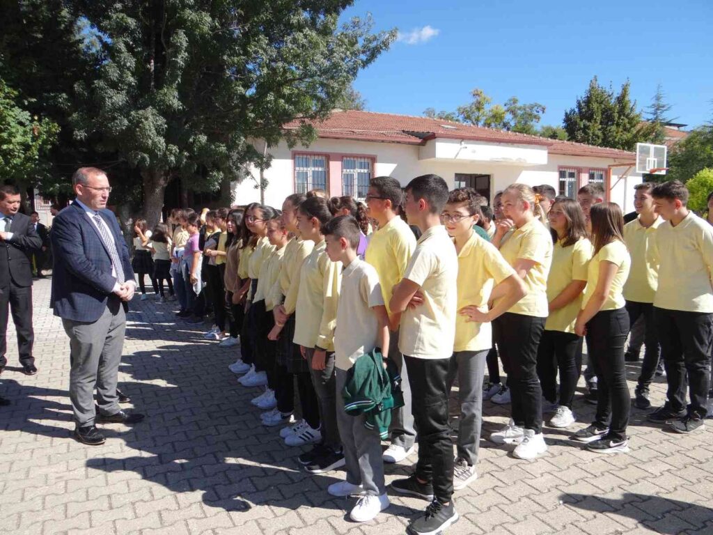 Gölpazarında “İlköğreti̇m Haftası” Kutlandı