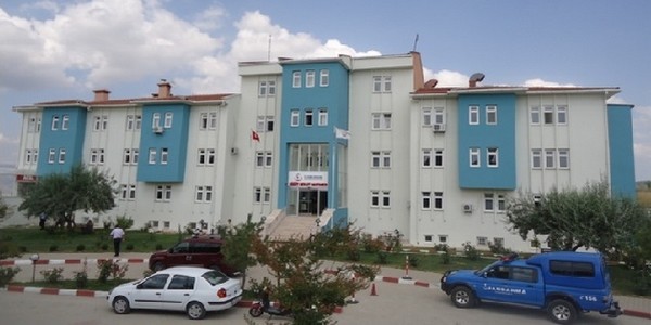 Gübretaşa Ai̇t Altın Madeni̇ Sahasında 30 İşçi̇ Gıda Zehi̇rlenmesi̇ Şüphesi̇yle Tedavi̇ Altına Alındı