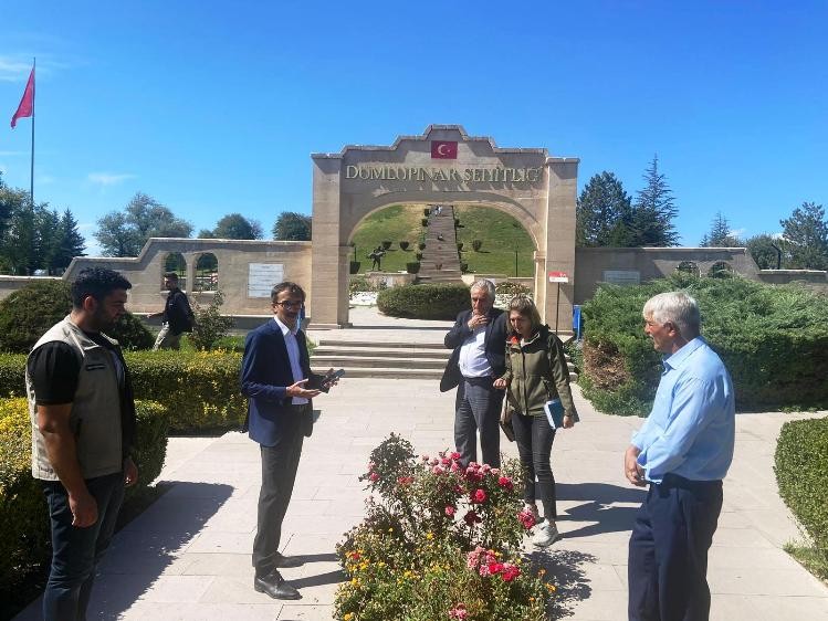 Kaymakam Basri̇, Atatürk Evi̇, Müze Ve Şehi̇tli̇klerde İncelemelerde Bulundu