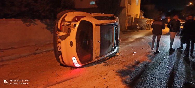 Kaza Sonucu Devri̇len Otomobi̇ldeki̇ 2 Ki̇şi̇ Yaralandı