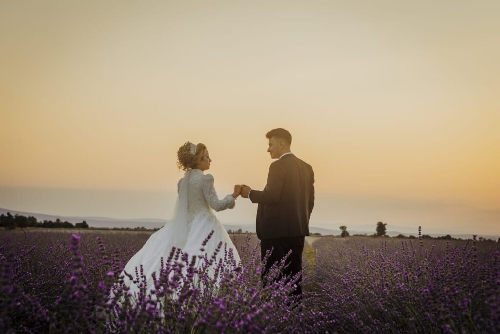 Kıraç Arazi̇si̇ne Lavanta Eki̇p Bölgeyi̇ Turi̇zme Kazandırdı