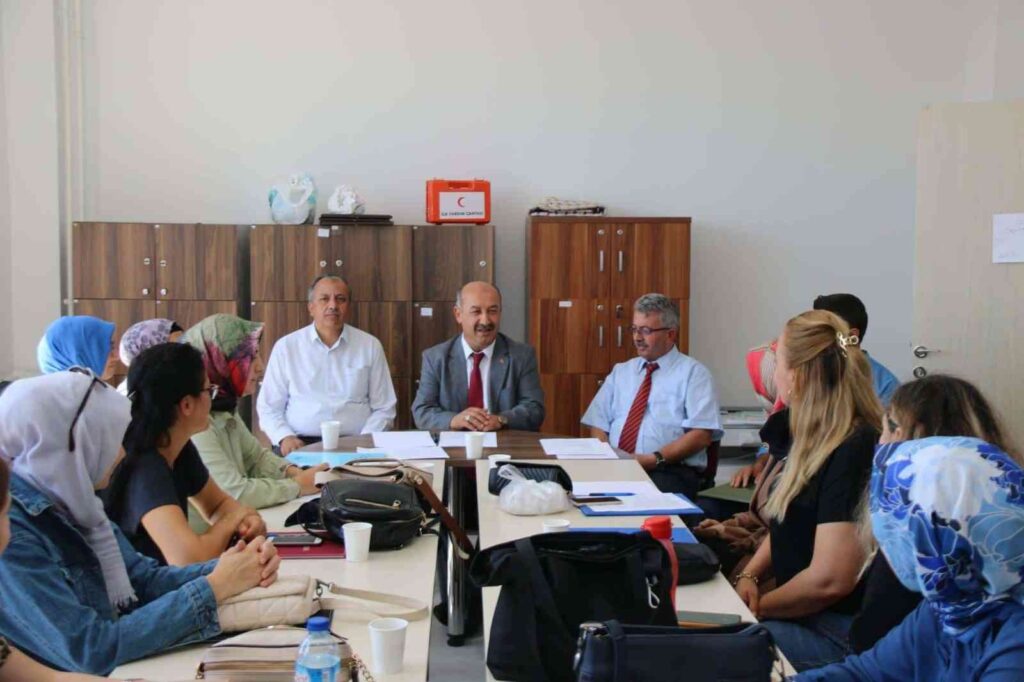 Kütahyada Sene Başı Öğretmenler Kurulu Toplantısı