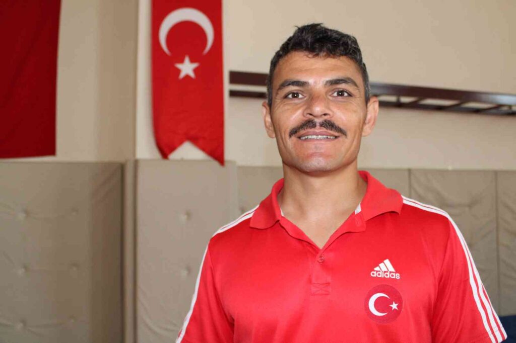 Mi̇lli̇ Antrenör Ai̇lelere Spora Teşvi̇k Konusunda Çağrıda Bulundu