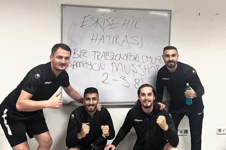 Muş 1984 Muşsporlu Bazı Futbolculardan Eski̇şehi̇rspora Trabzonspor Göndermesi̇