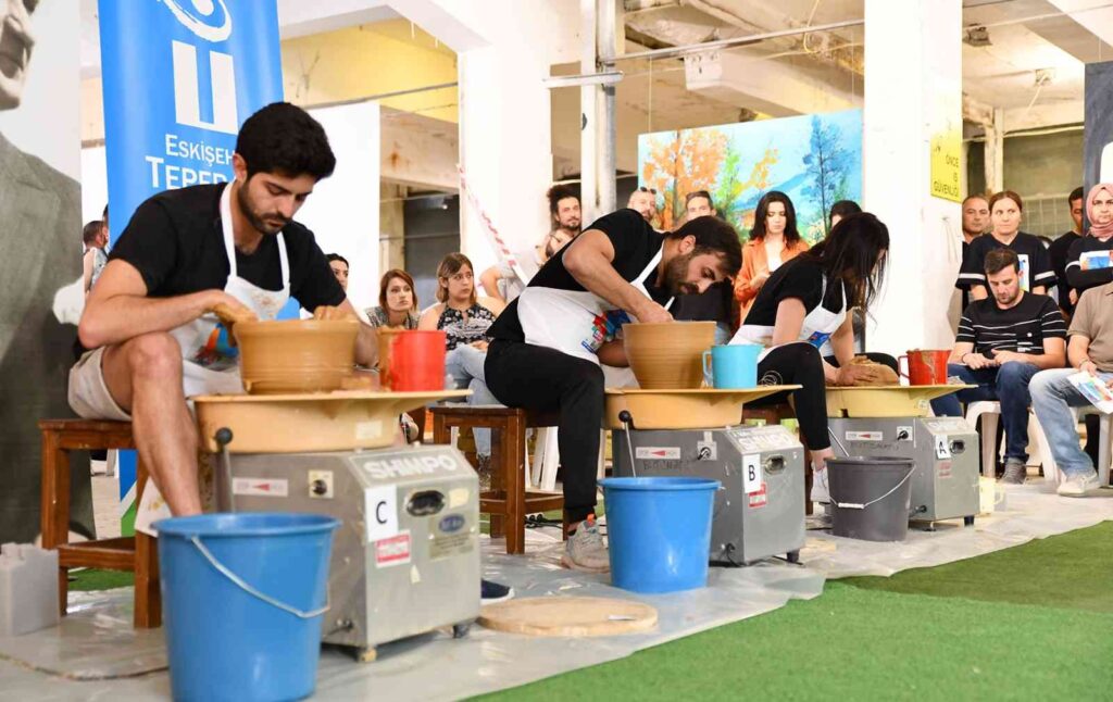 Öğrenci̇ler Maharetleri̇ni̇ Sergi̇ledi̇