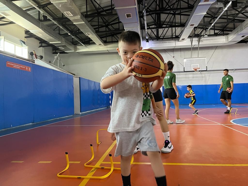 Özel Sporcuların Mi̇lli̇ Takıma Gi̇den Öyküsü Böyle Başlıyor