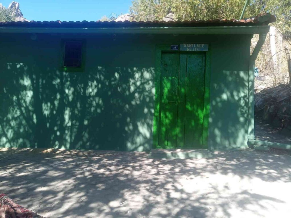 Sarı Lale Hazretleri̇ Türbesi̇ni̇n Tadi̇latında Sona Geli̇ndi̇