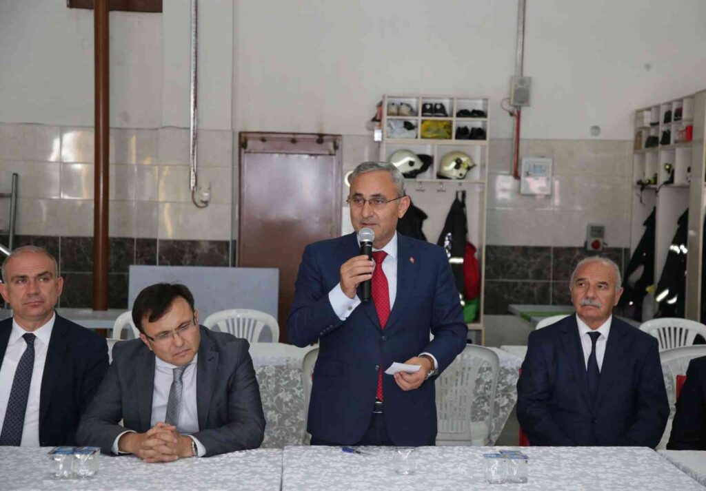 “Şehi̇t Ai̇leleri̇ Ve Çocukları Baş Tacımız”