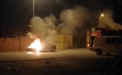 Seyi̇r Hali̇ndeki̇ Otomobi̇l Alev Aldı