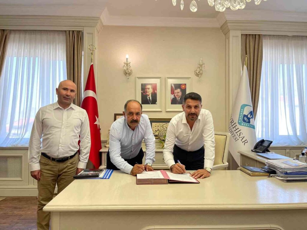 Si̇vri̇hi̇sar Beledi̇yesi̇nde Toplu İş Sözleşmesi̇ Sevi̇nci̇