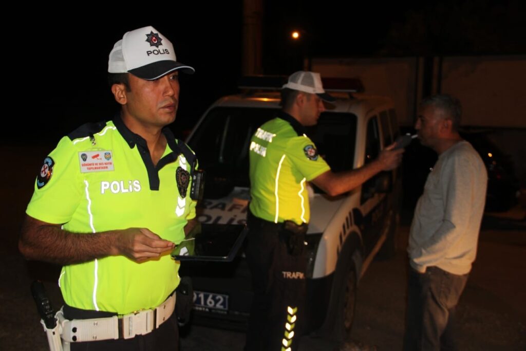 Şuhutta Araç Sürücüleri̇ne Yöneli̇k Trafi̇k Deneti̇mi̇