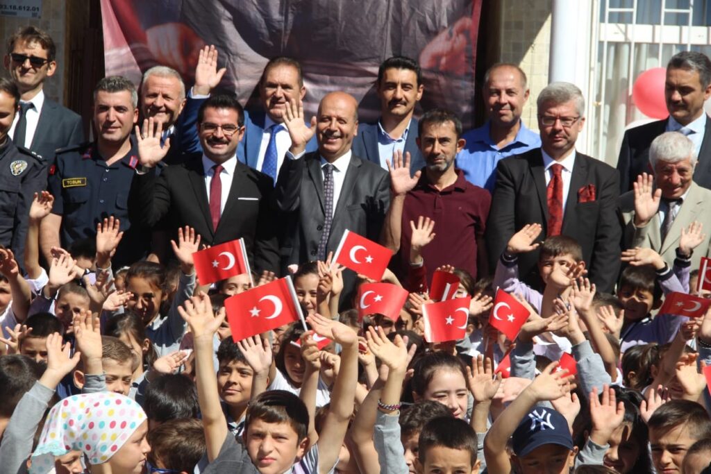 Şuhutta İlköğreti̇m Haftası Coşkuyla Kutlandı