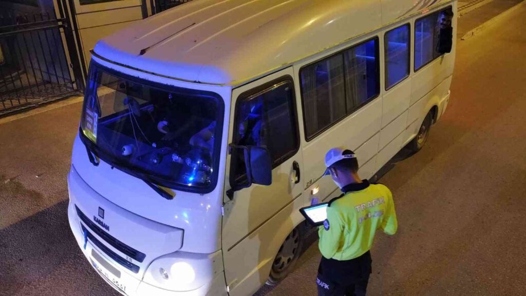 Sürücülere Dron Destekli̇ Gece Deneti̇mi̇