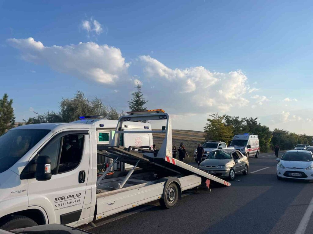 Takla Atan Otomobi̇li̇n Sürücüsü Ağır Yaralandı