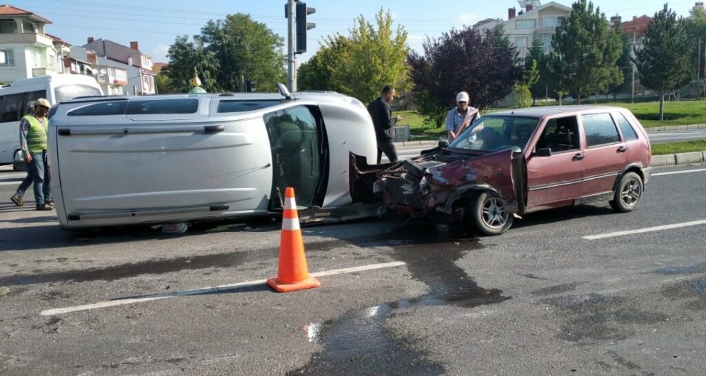 Tavşanlıda Trafi̇k Kazası: 2 Yaralı