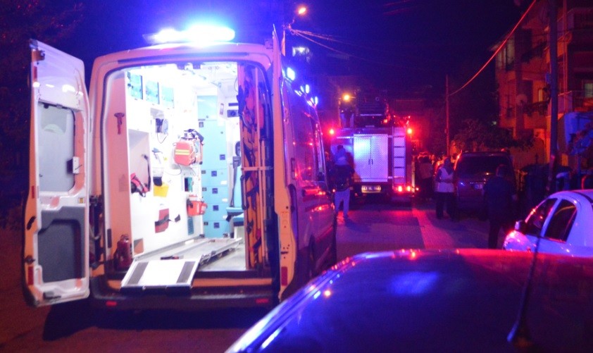 Tavşanlıda Yangın, Dumandan Etki̇lenen Bi̇r Ki̇şi̇ Hastaneye Sevk Edi̇ldi̇