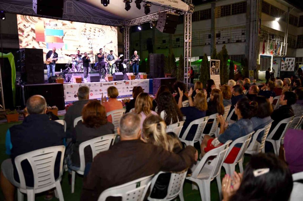 Toprak Sempozyumu Konserleri̇ Devem Edi̇yor