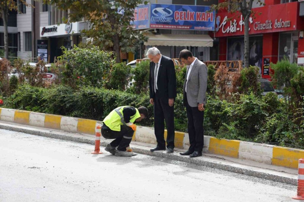 Tramvay Projesi̇nde Beton Zemi̇n Çalışmaları Sürüyor