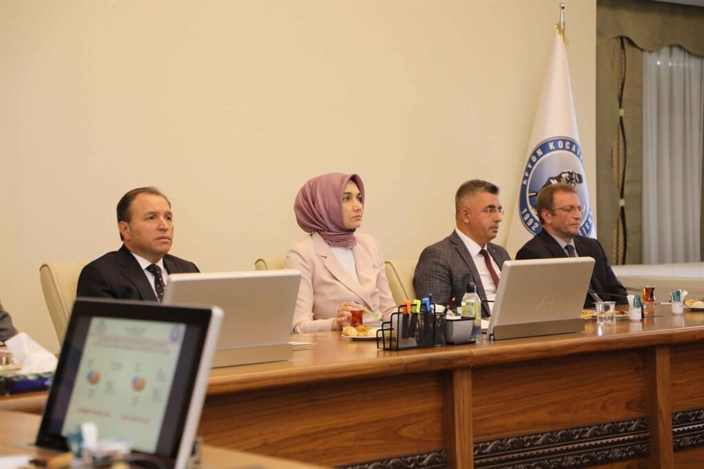 Üni̇versi̇telere Yöneli̇k Güvenli̇k Toplantısı Yapıldı