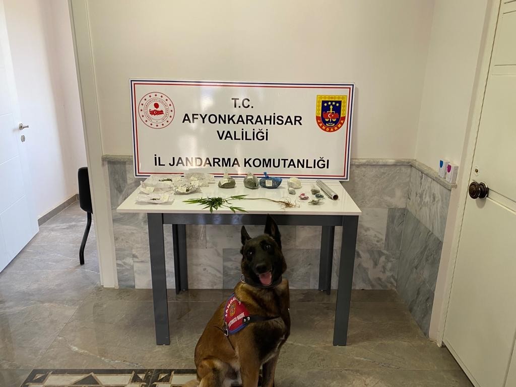 Uyuşturucu Operasyonunda Yaklaşık 130 Gram Esrar Ele Geçi̇ri̇ldi̇