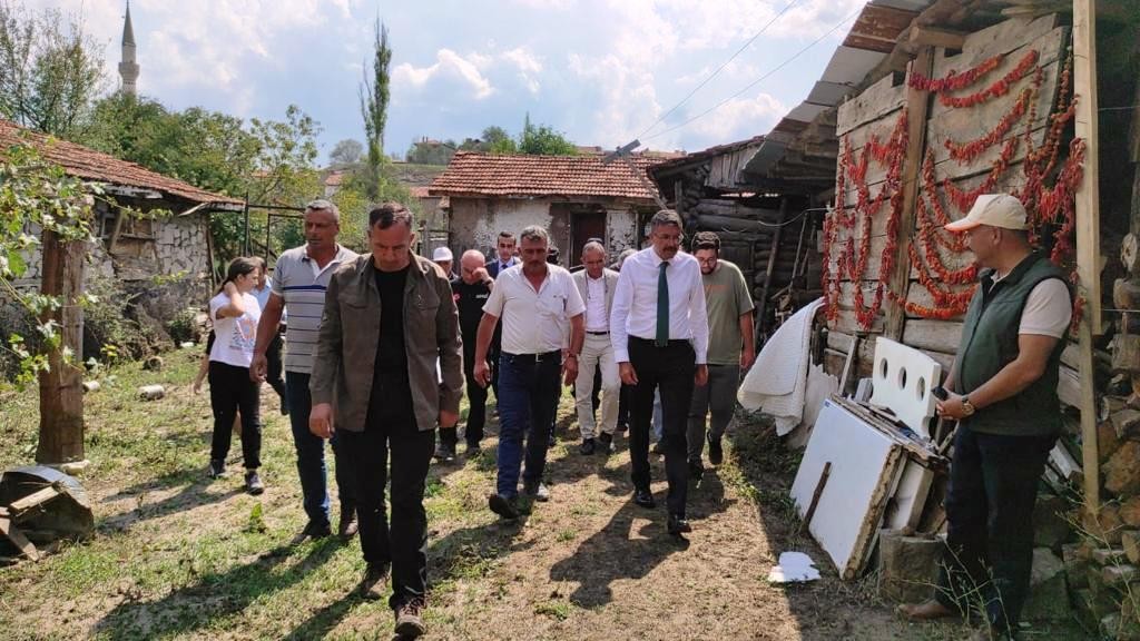 Vali̇ Çeli̇k: “Sel Sonucu Oluşan Zararları 10-15 Gün İçi̇nde Karşılamış Oluruz”