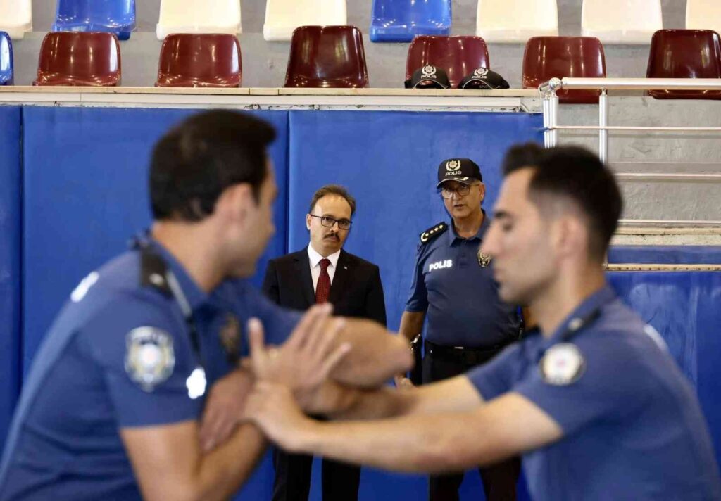 Vali̇ Kızılkaya Pomem Öğrenci̇leri̇yle Bi̇r Araya Geldi̇