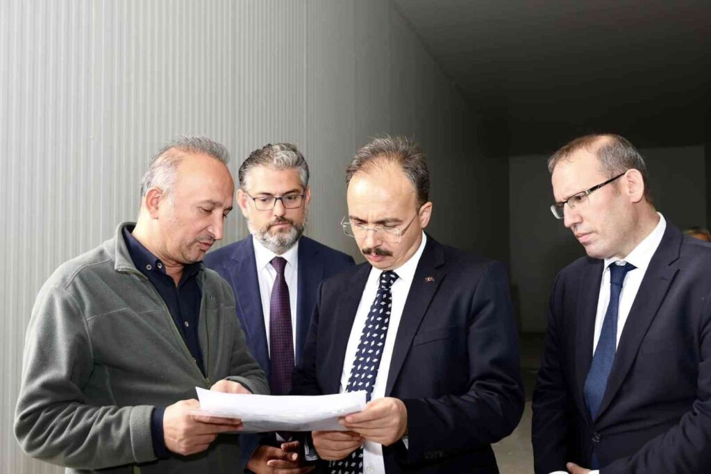 Vali̇ Kızılkaya Üreti̇ci̇ Tesi̇sleri̇ni̇ İnceledi̇