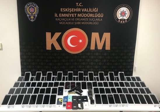 172 Adet Gümrük Kaçağı Cep Telefonu Ele Geçi̇ri̇ldi̇