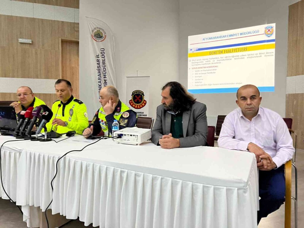 Afyonkarahi̇sarda Servi̇s Şoförleri̇ne Eği̇ti̇m