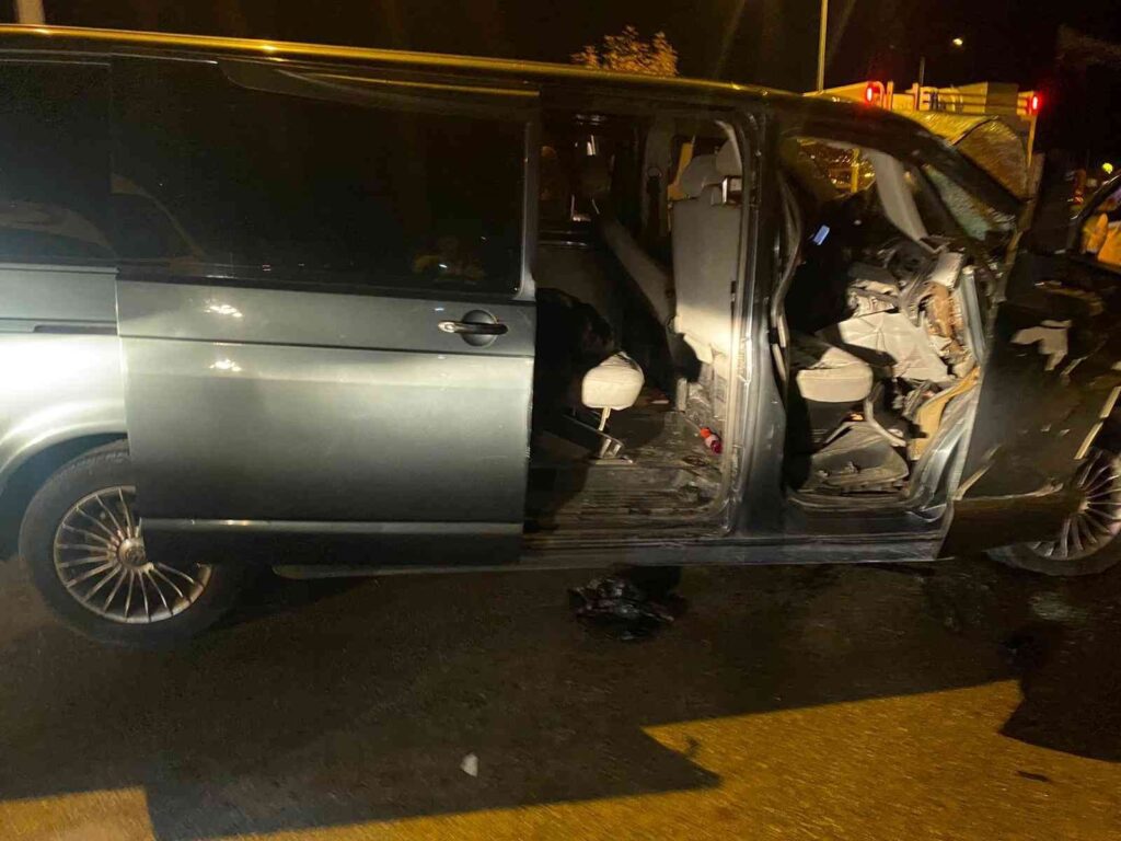 Afyonkarahi̇sarda Trafi̇k Kazası: 4 Yaralı